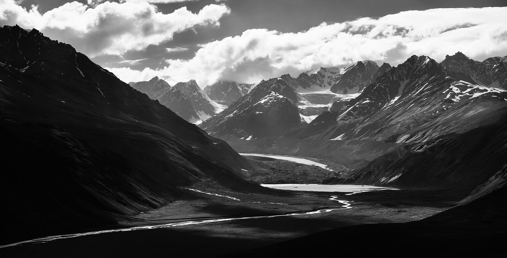 Samundar Tapu, a glacial landscape near Chandratal in Lahaul-Spiti, where the Chandra River begins, captured during a quiet moment in the mountains.